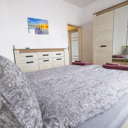 Cozy 2br By The Sea Garden Appartement
