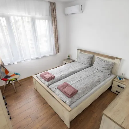 Cozy 2br By The Sea Garden Apartment